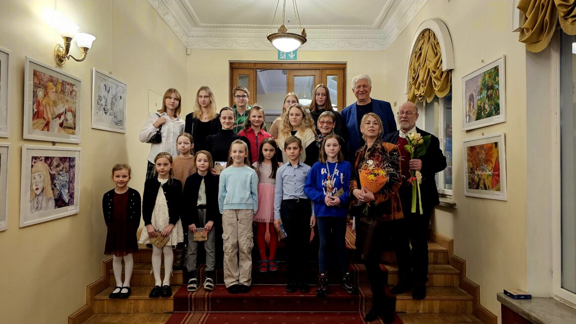 Vene Kultuurikeskuse kunstistuudio ARTEC ja stuudio 5+5 laste Jõulunäituse avamine
