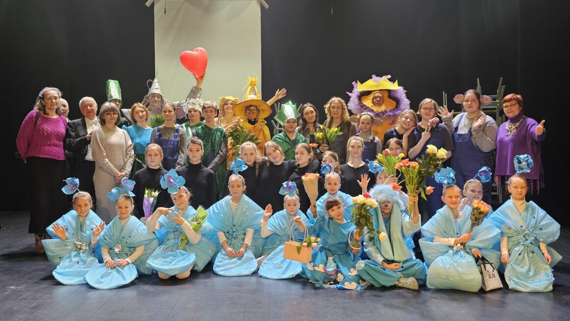 Vene Kultuurikeskuse Lasteooperi teatri esietendus “Smaragdlinna võlur”