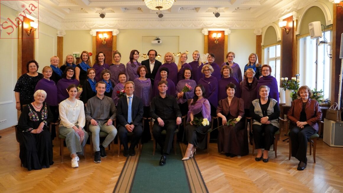 Naiskoori Viva Musica juubelikontsert «Meil – 15»